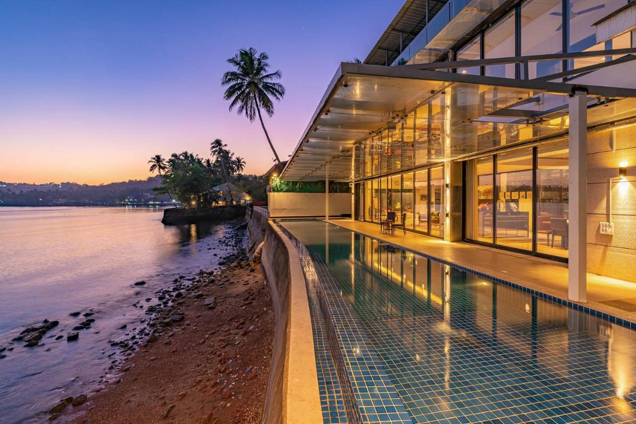 Verem Oceanic Sunsets With River View, Comp Breakfast & Infinity Pool At Stayvista מראה חיצוני תמונה